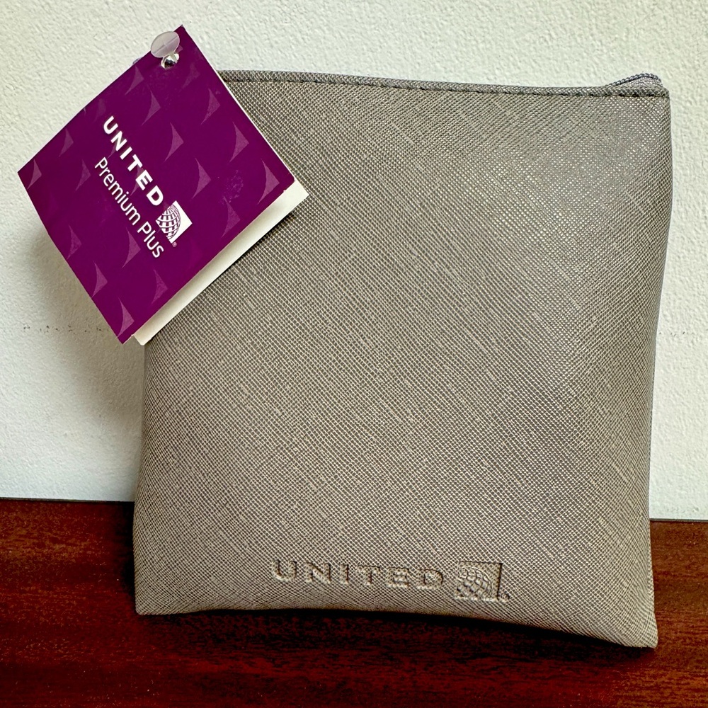 United airlines travel amenity kit